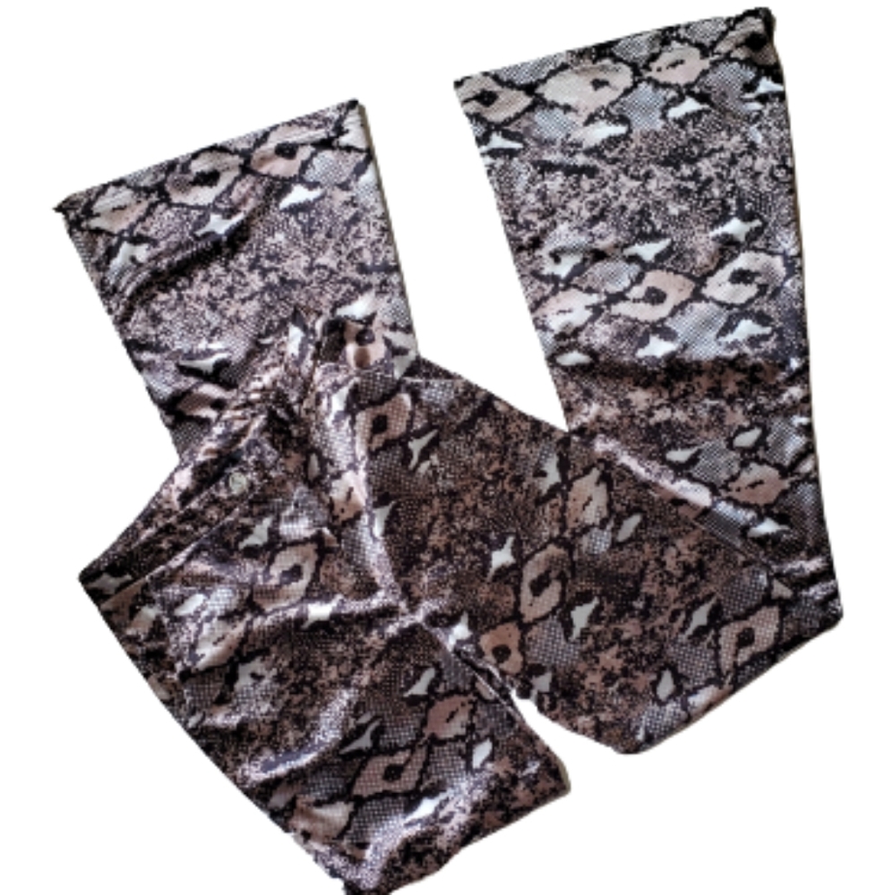 Milk & Honey SnaKe Print Flare Mid-Rise‎ Pants.